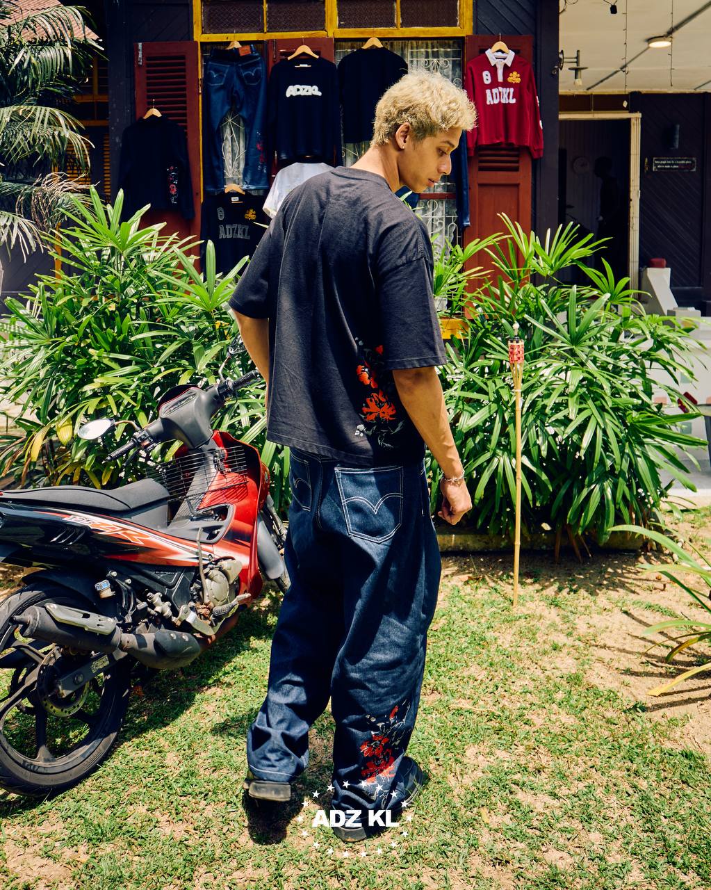 ESSENTIAL FLORAL TEE