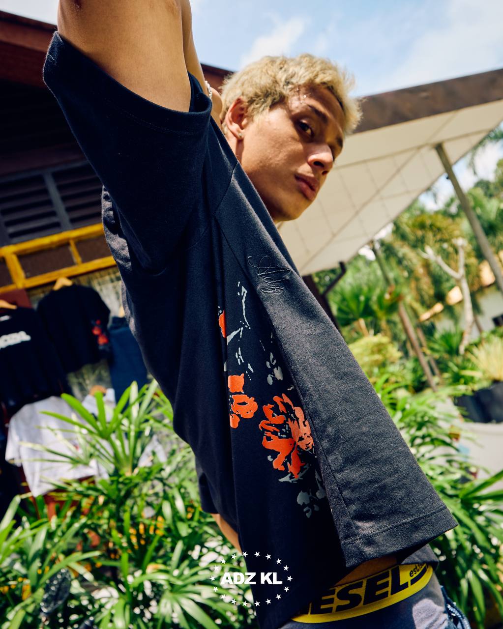 ESSENTIAL FLORAL TEE